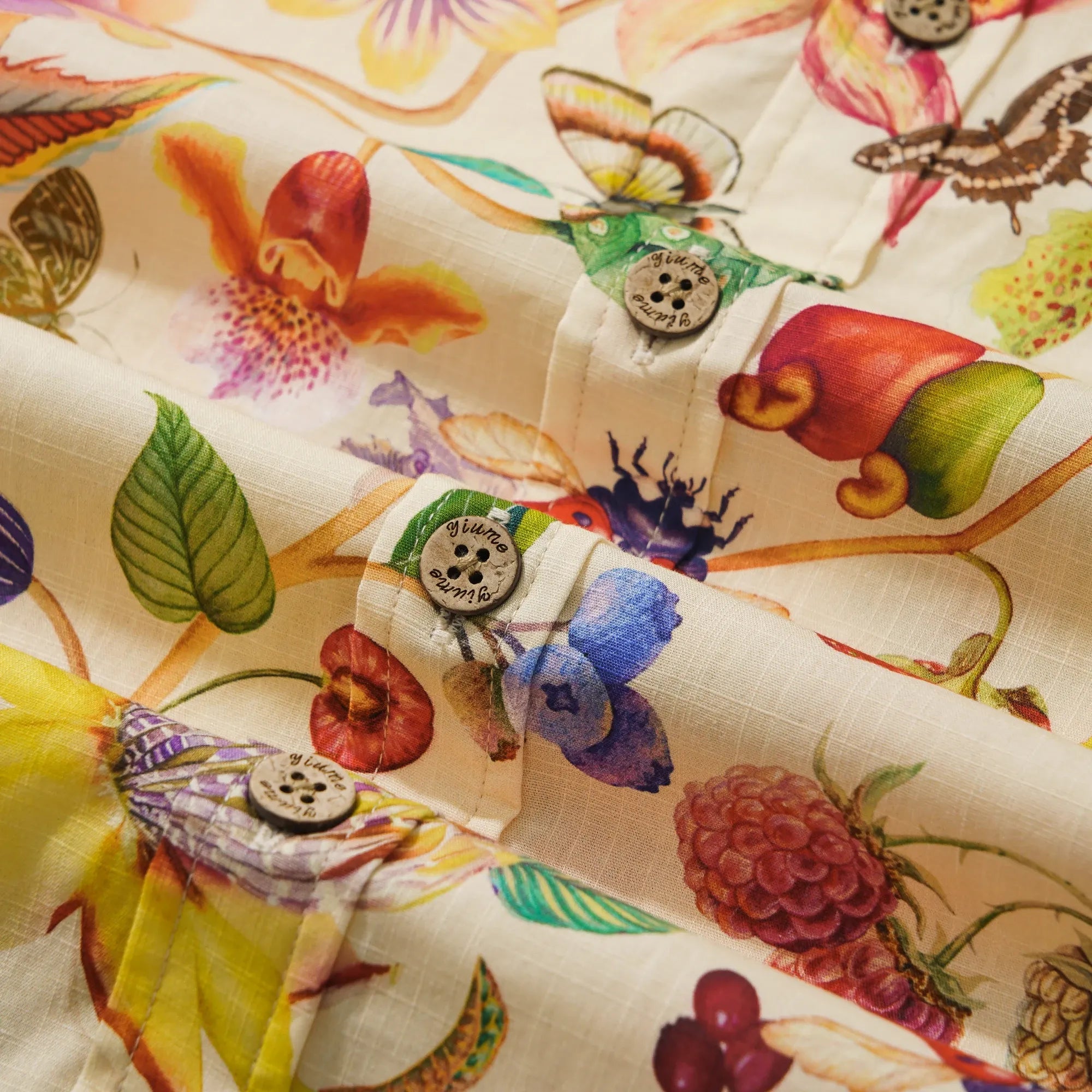 Chemise hawaïenne pour homme à manches courtes, boutonnée, 100 % coton beige Aloha Dreams Of An Exotic Garden par Huan huan
