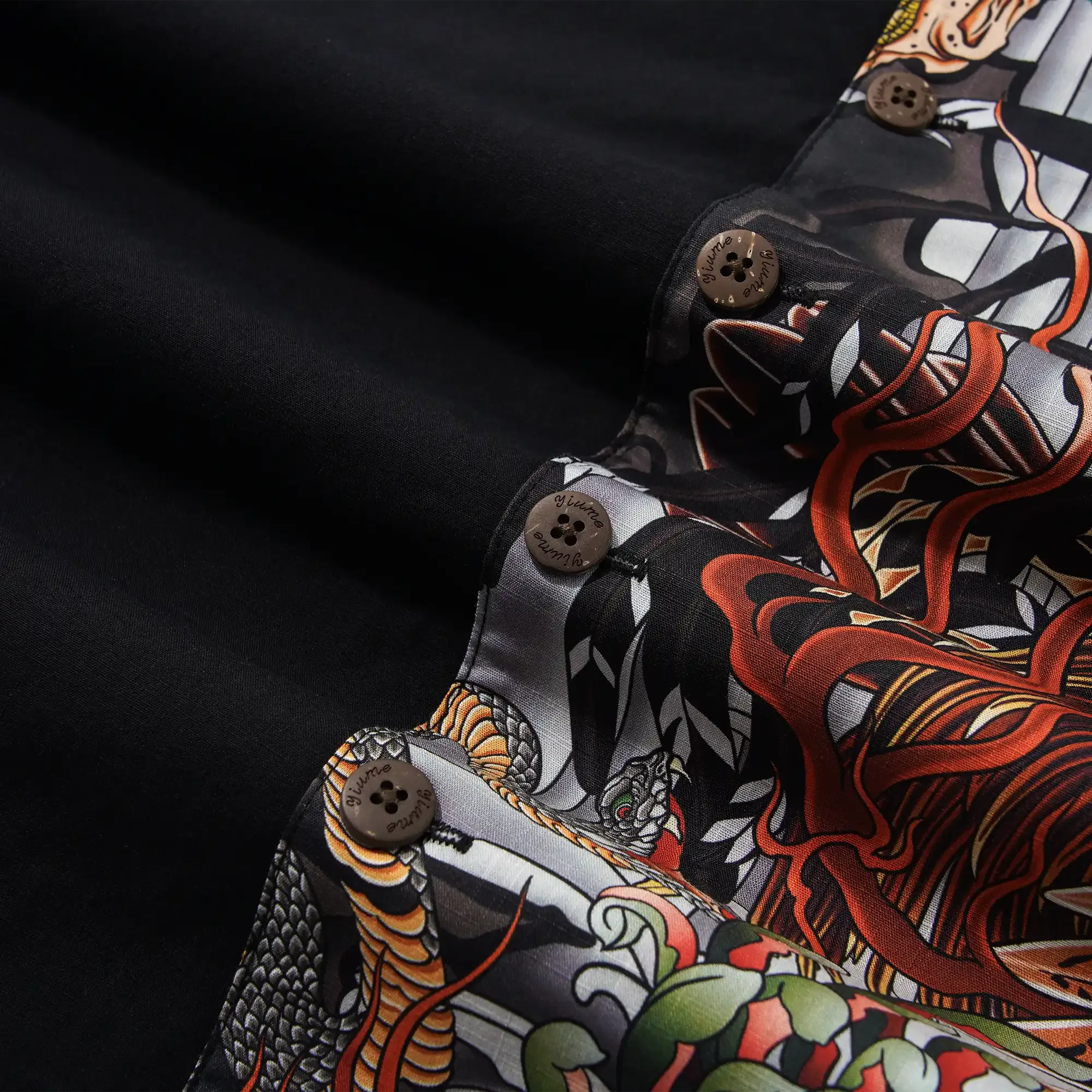 Chemise hawaïenne pour hommes à manches courtes, col camp, 100 % coton, masque Kitsune noir et coq Aloha, le mythe Edo par Huan huan